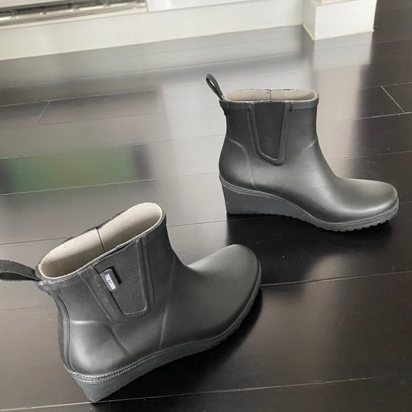 Tretorn Black Rain Boots - Wedge Heel - Picture 4 of 6